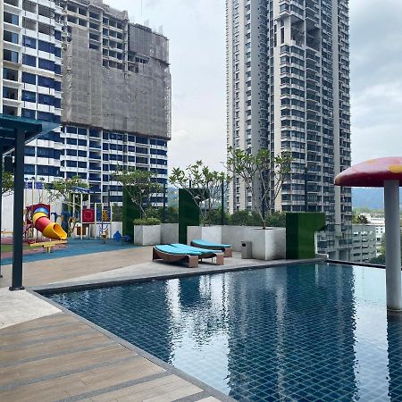Reizz Residence By Leo Suites Куала-Лумпур Экстерьер фото