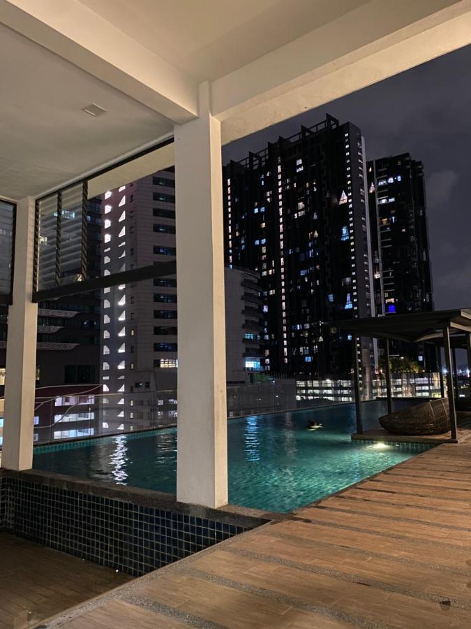 Reizz Residence By Leo Suites Куала-Лумпур Экстерьер фото